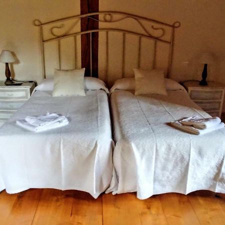 Trisileja En Novales Hotel Екстериор снимка