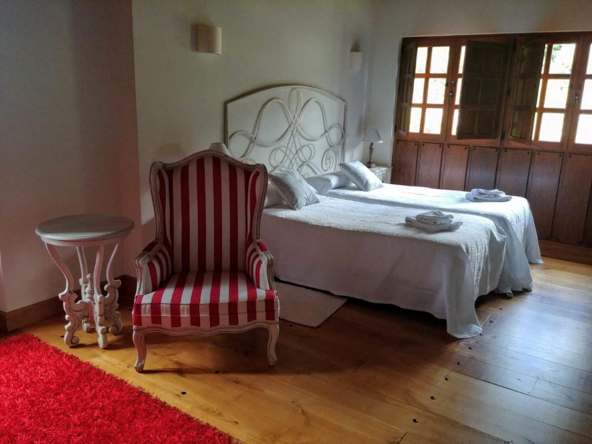 Trisileja En Novales Hotel Екстериор снимка