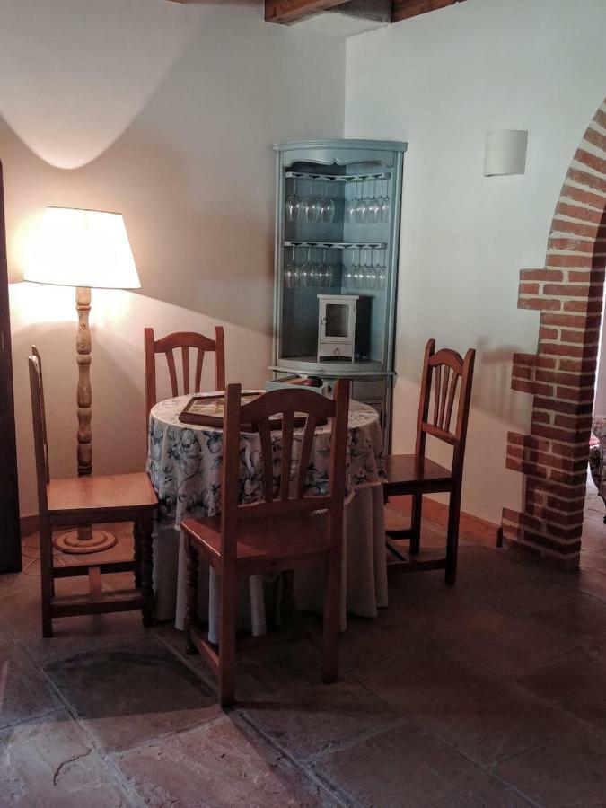 Trisileja En Novales Hotel Екстериор снимка