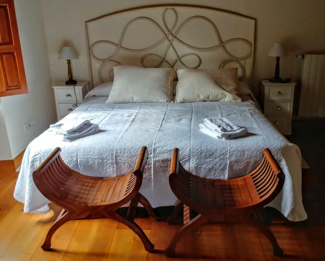 Trisileja En Novales Hotel Екстериор снимка