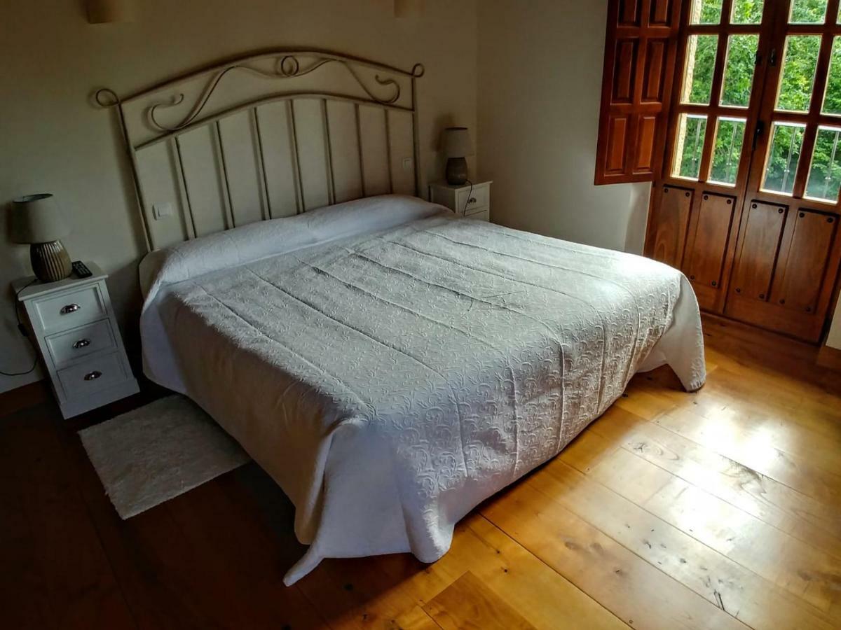 Trisileja En Novales Hotel Екстериор снимка