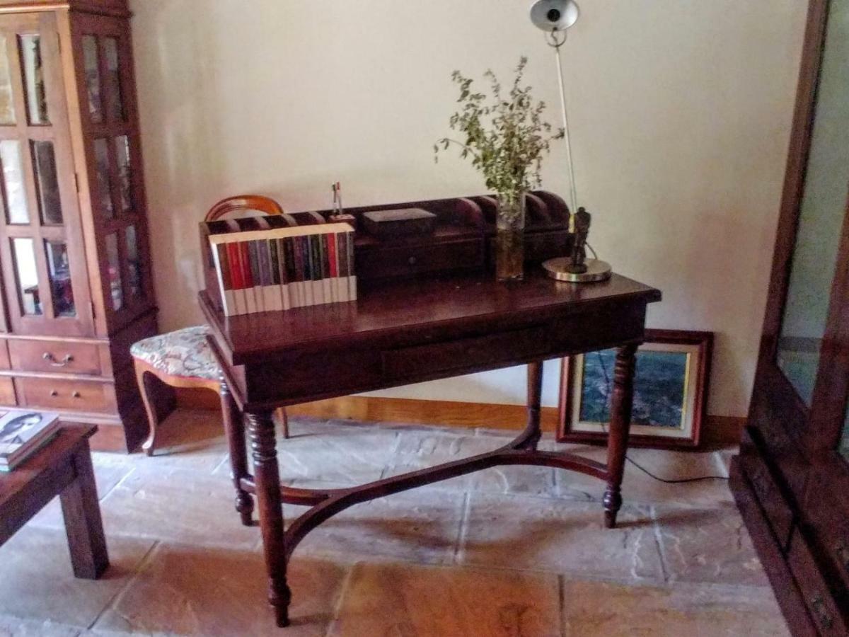 Trisileja En Novales Hotel Екстериор снимка