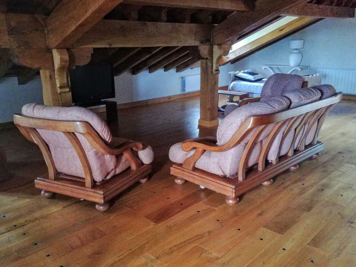 Trisileja En Novales Hotel Екстериор снимка