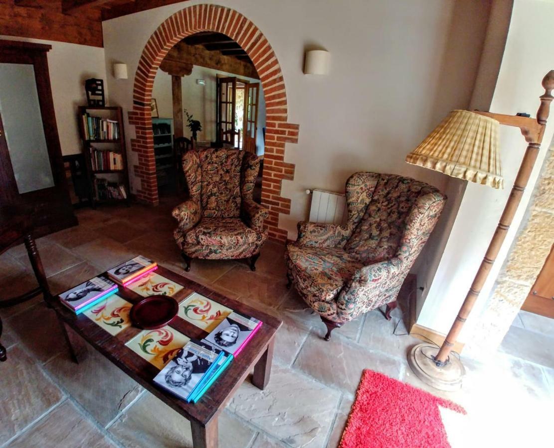 Trisileja En Novales Hotel Екстериор снимка