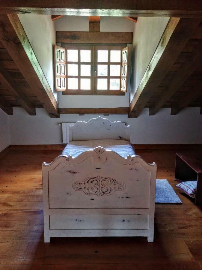 Trisileja En Novales Hotel Екстериор снимка