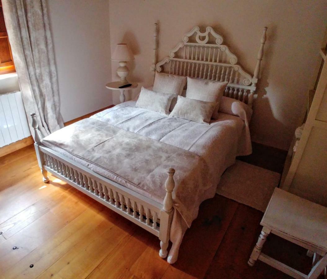 Trisileja En Novales Hotel Екстериор снимка