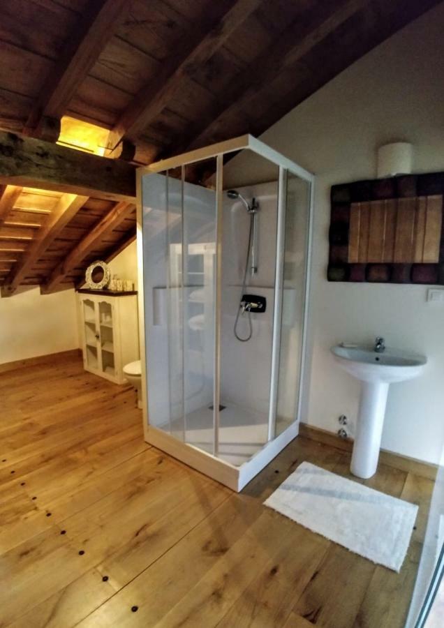 Trisileja En Novales Hotel Екстериор снимка